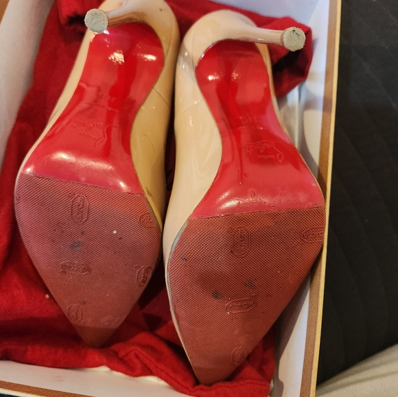 Christian Louboutin So Kate Patent Pump - Picture 7 of 9